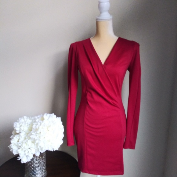 Lulus Dresses & Skirts - Lulus Faux wrap bodycon dress